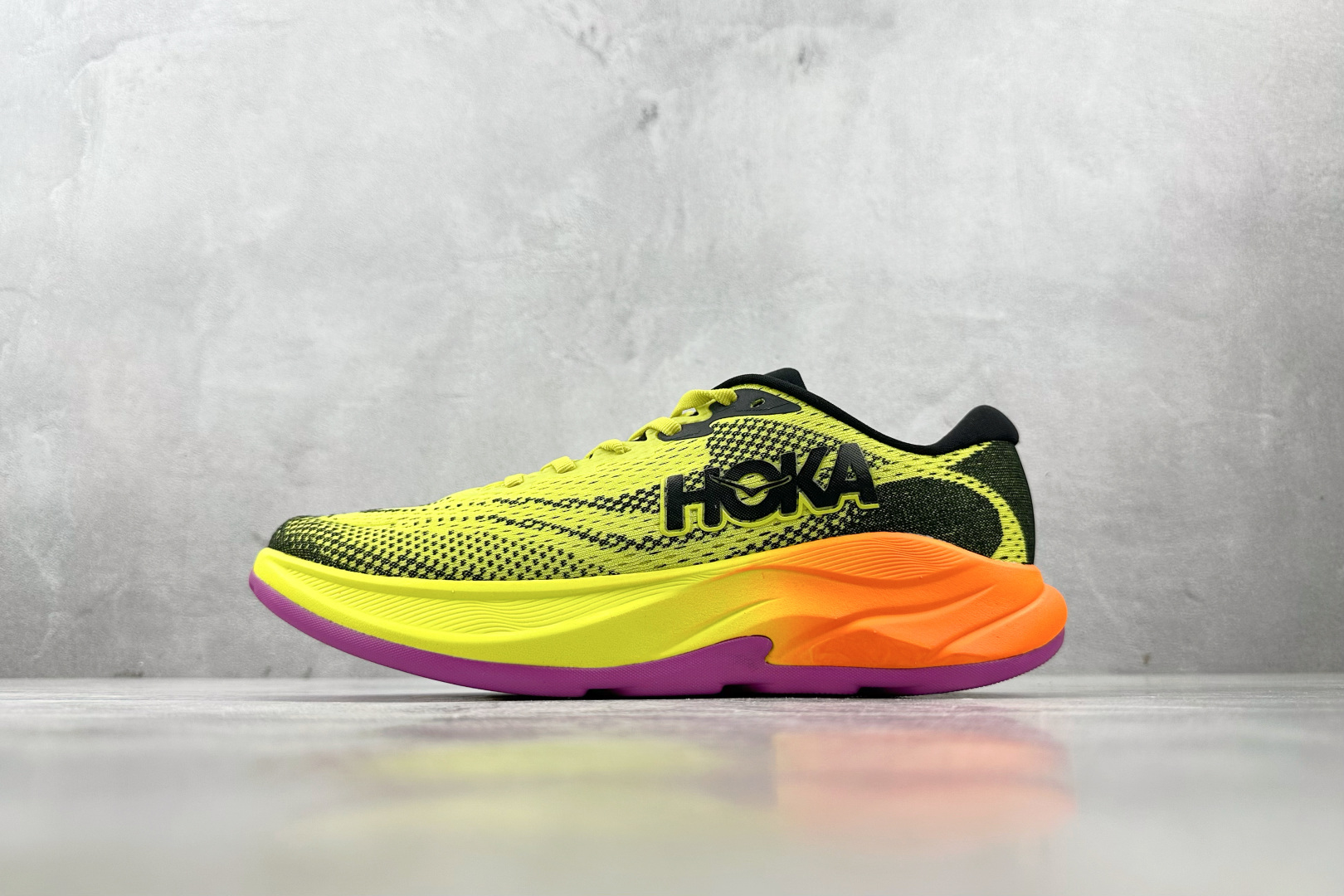 H 版 本地
HOKA ONE ONE RINCON 4黄黑色

货号：-HKC
尺码：36 36.5 