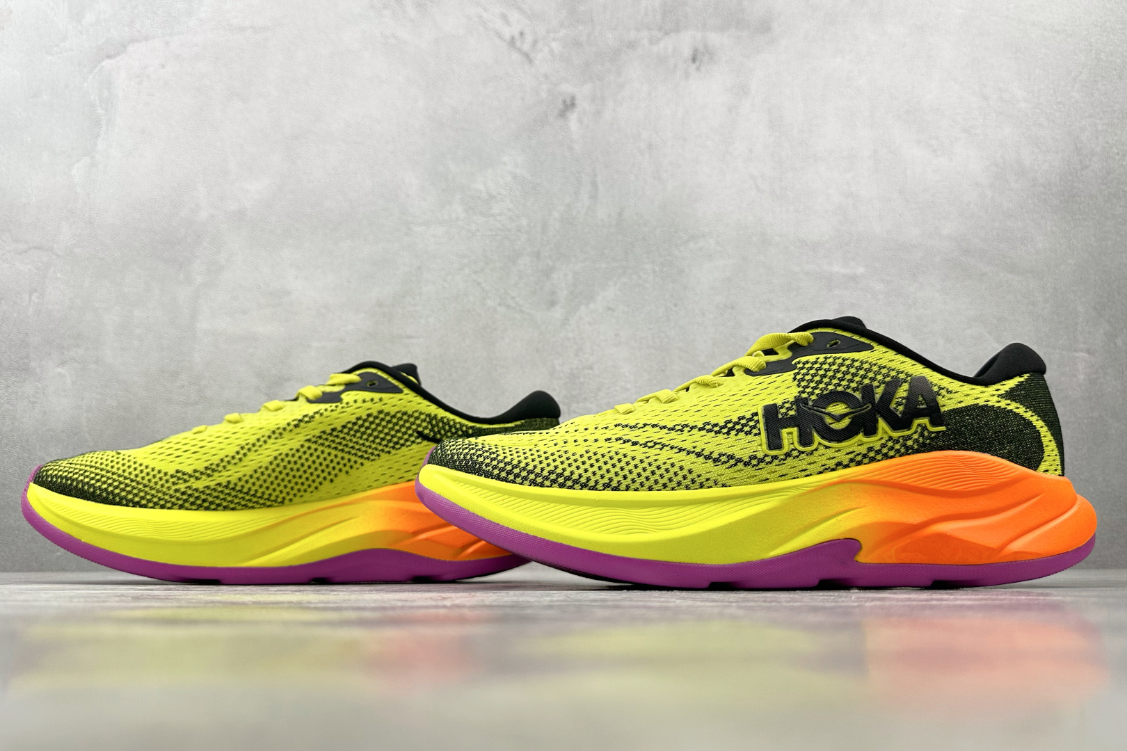 H 版 本地
HOKA ONE ONE RINCON 4黄黑色

货号：-HKC
尺码：36 36.5 