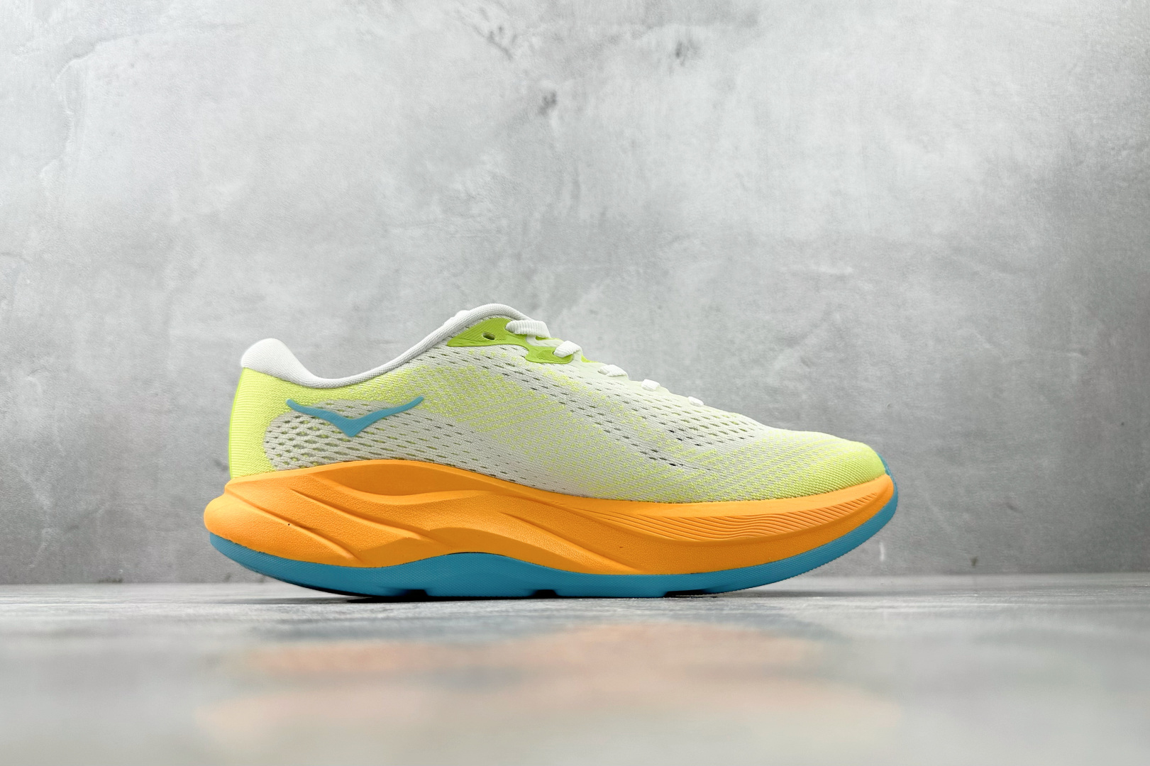 H 版 本地
HOKA ONE ONE RINCON 4 浅绿橙

货号：-FTLT
尺码：36 36.