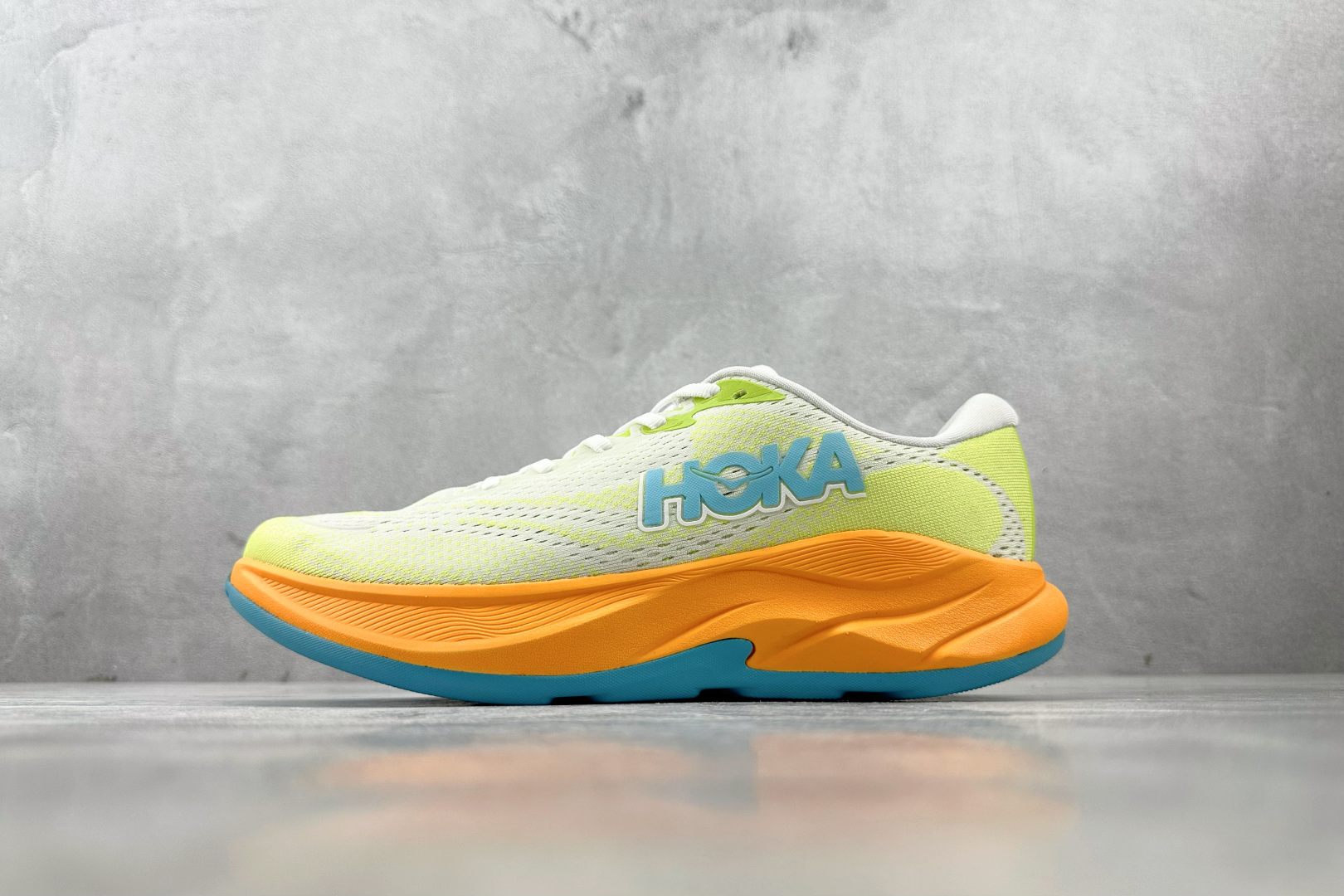 H 版 本地
HOKA ONE ONE RINCON 4 浅绿橙

货号：-FTLT
尺码：36 36.