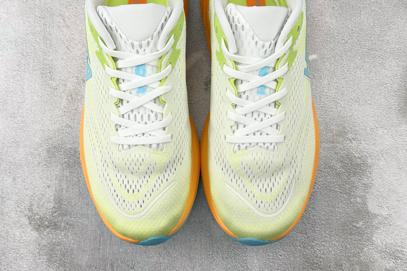 H 版 本地
HOKA ONE ONE RINCON 4 浅绿橙

货号：-FTLT
尺码：36 36.