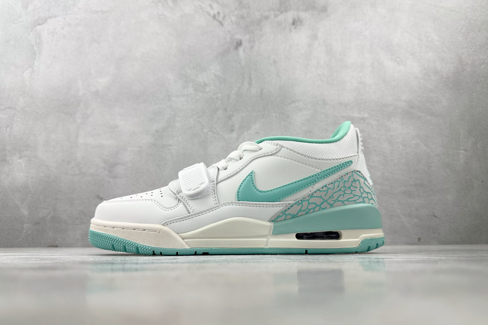 NO:358244,PP Local The best Jordan Legacy 312 White and Green Item No. HJ9041-100 Size 36 36.5 37.5 38 38.5 39 40 40.5 41 42 42.5 43 44 44.5 45 Code 32,19860909PP 本地 目前最好的 Jordan Legacy 312 白绿 货号HJ9041-100 尺码36 36.5 37.5 38 38.5 39 40 40.5 41 42 42.5 43 44 44.5 45 编码32,,Men's shoes