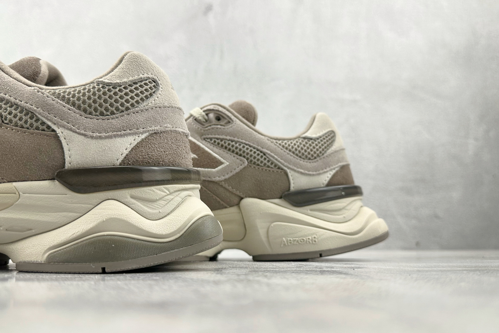 240 大厂出品 New Balance NB 9060 灰棕色 U9060ERC