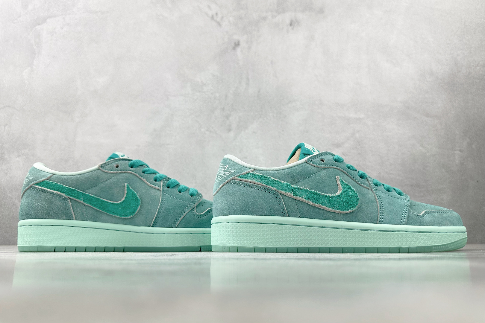 180 Jordan Air Jordan 1 low 蓝绿色 HQ8111-300