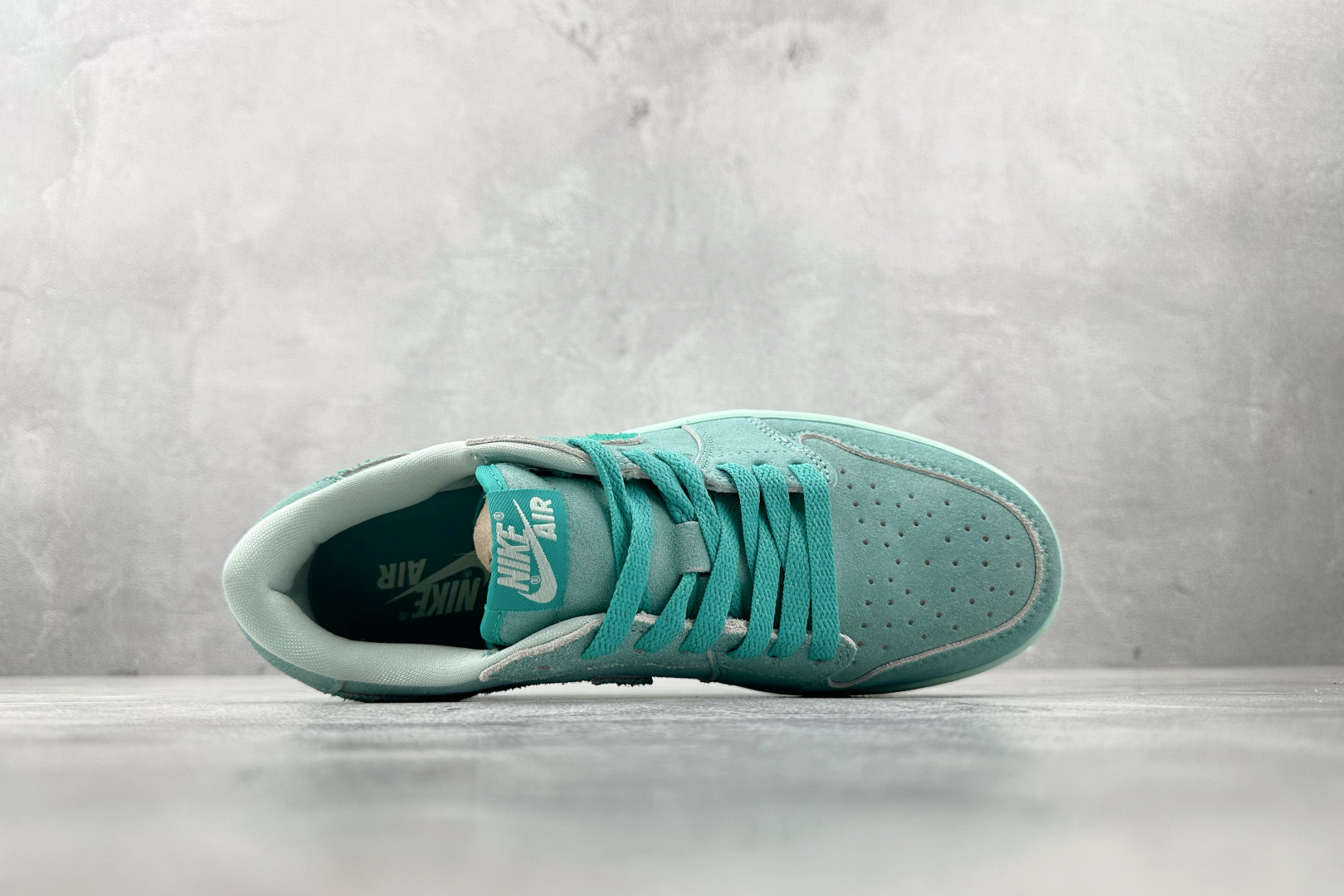 180 Jordan Air Jordan 1 low 蓝绿色 HQ8111-300