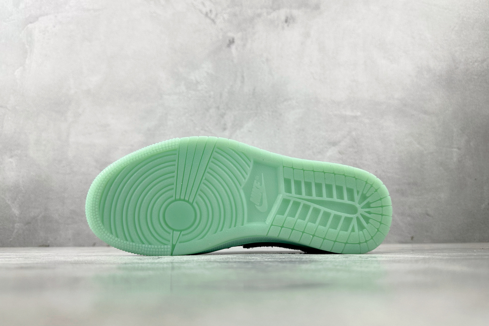 180 Jordan Air Jordan 1 low 蓝绿色 HQ8111-300