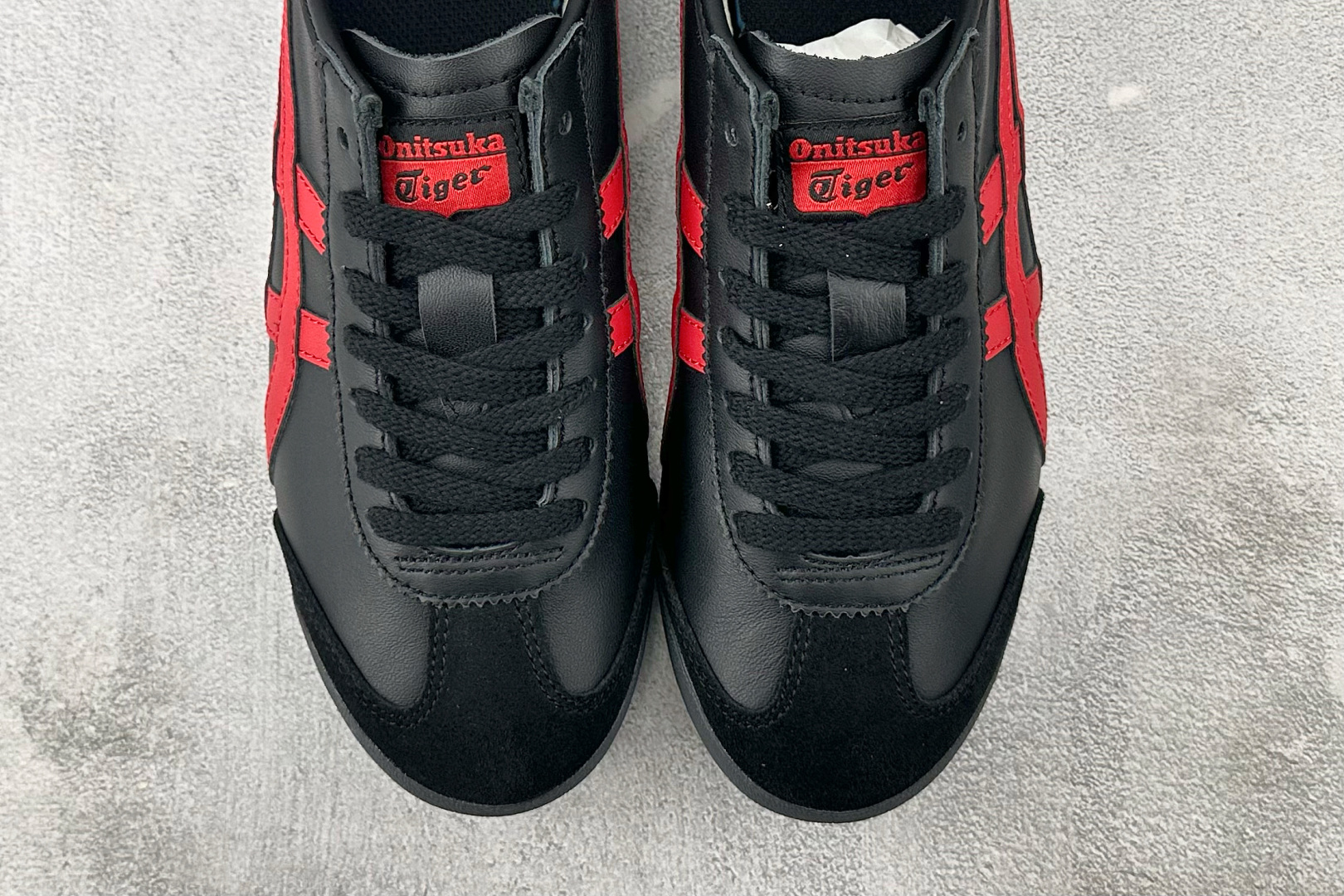 OT 头层 本地
Onitsuka Tiger鬼塚虎 MEXICO 66 黑红色

货号：1183C10