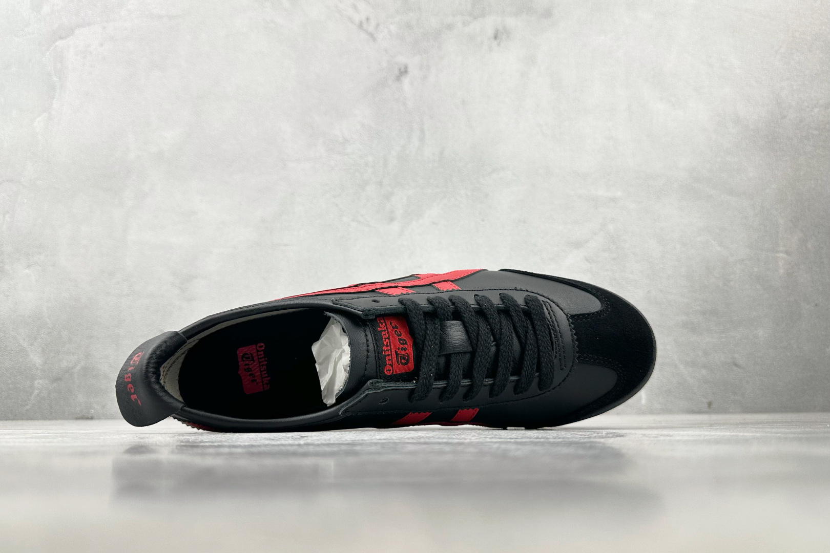 OT 头层 本地
Onitsuka Tiger鬼塚虎 MEXICO 66 黑红色

货号：1183C10