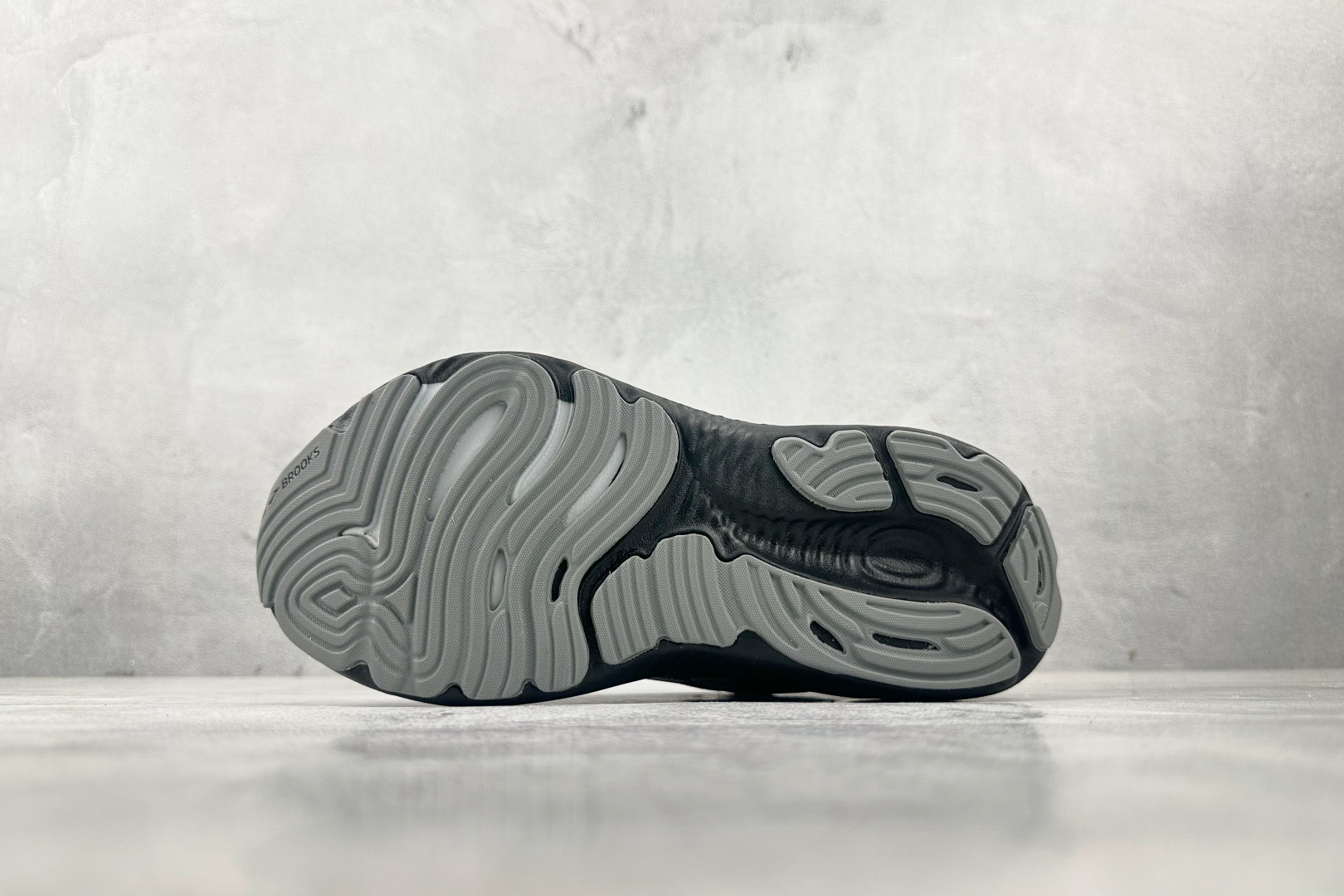 Brooks布鲁克斯 Glycerin 22 灰色 110446-2E-078
