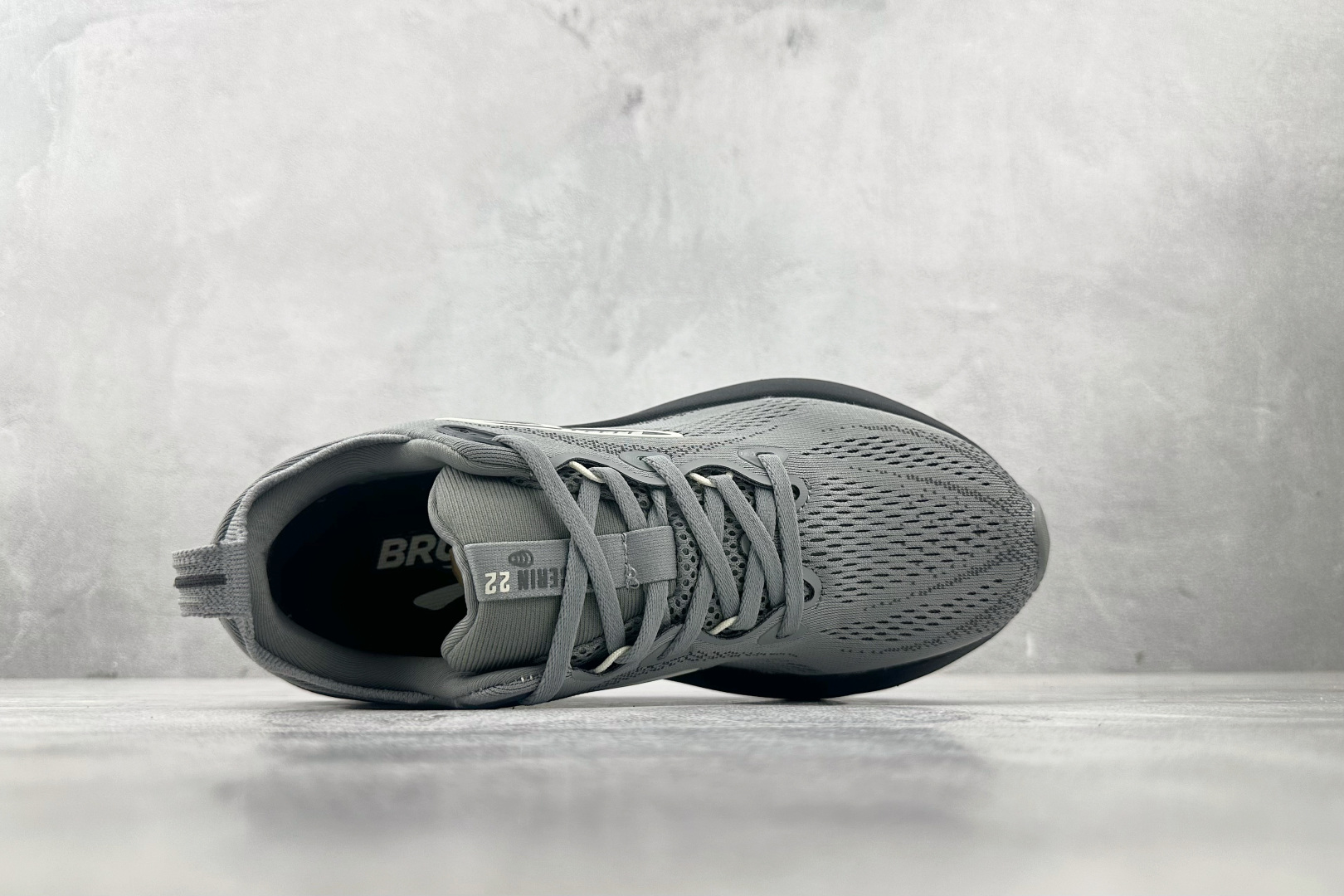 Brooks布鲁克斯 Glycerin 22 灰色 110446-2E-078