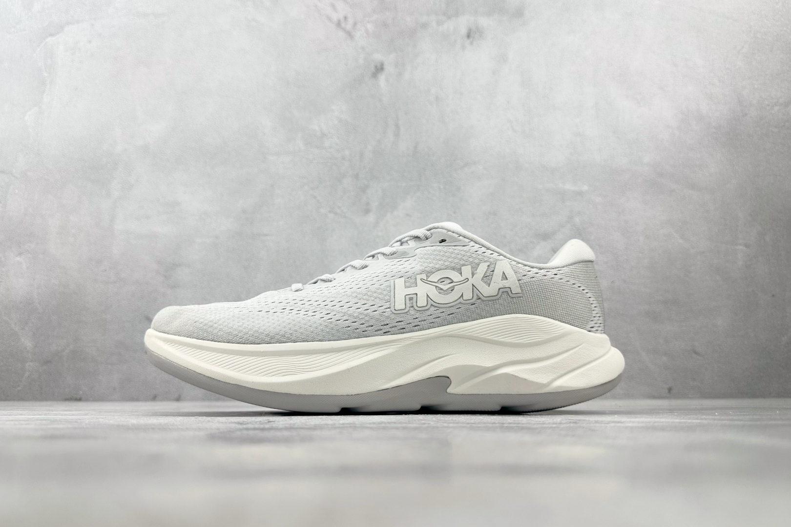 HOKA ONE ONE RINC4 灰色 1155131-SSTC