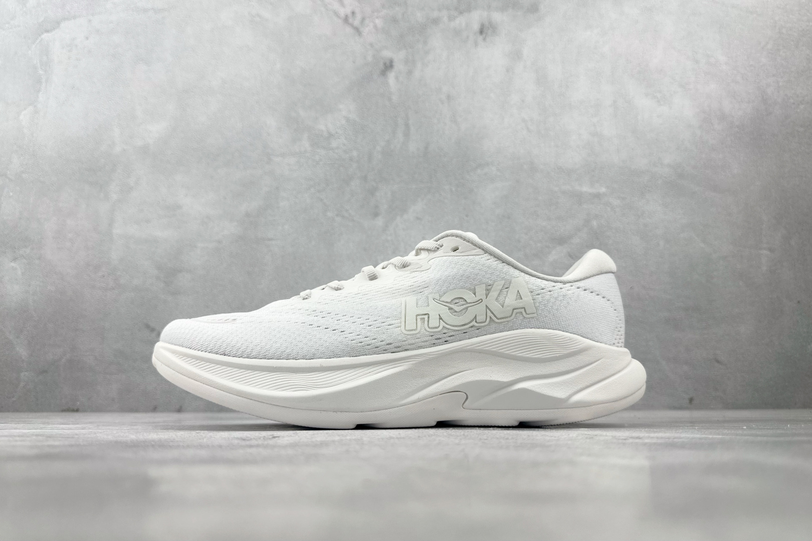 HOKA ONE ONE RINC4 白色 1155130-WWH