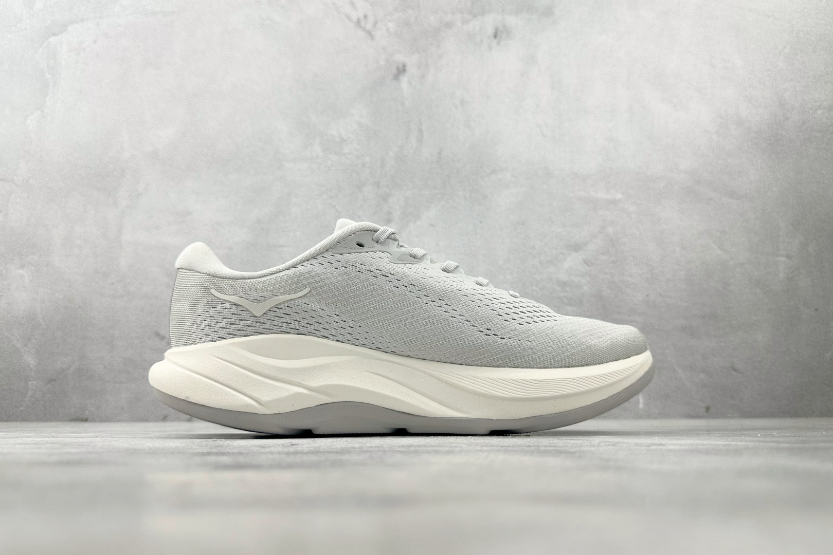 HOKA ONE ONE RINC4 灰色 1155131-SSTC