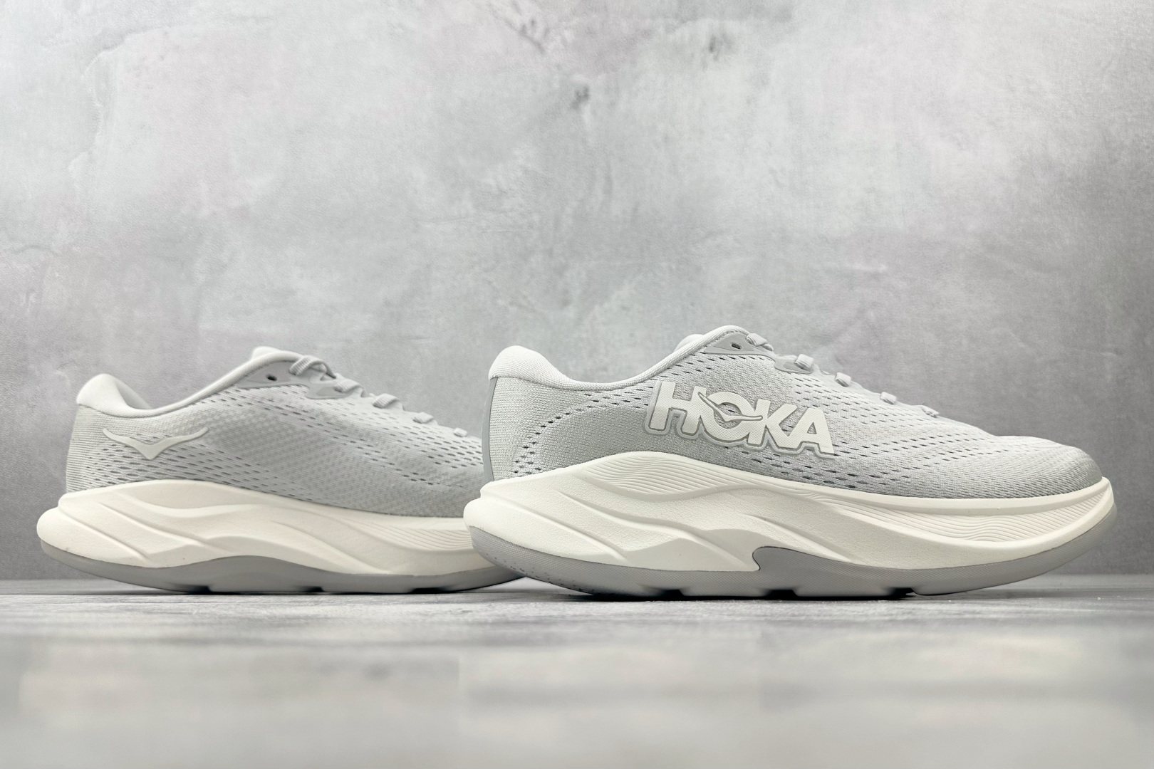 HOKA ONE ONE RINC4 灰色 1155131-SSTC