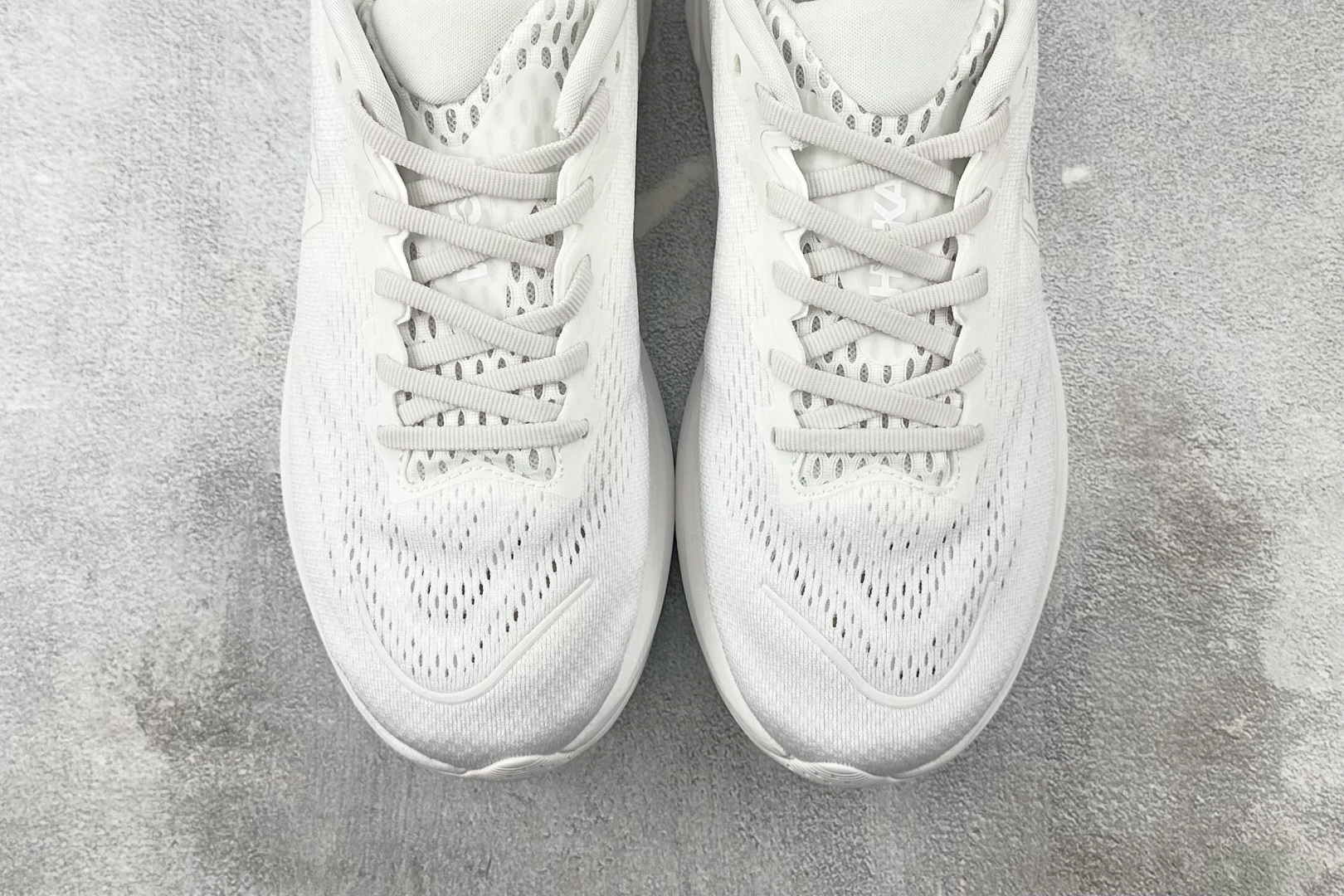 HOKA ONE ONE RINC4 白色 1155130-WWH