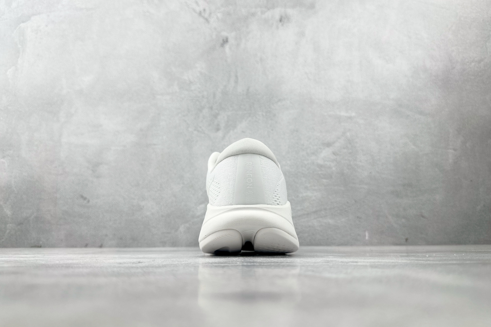 HOKA ONE ONE RINC4 白色 1155130-WWH