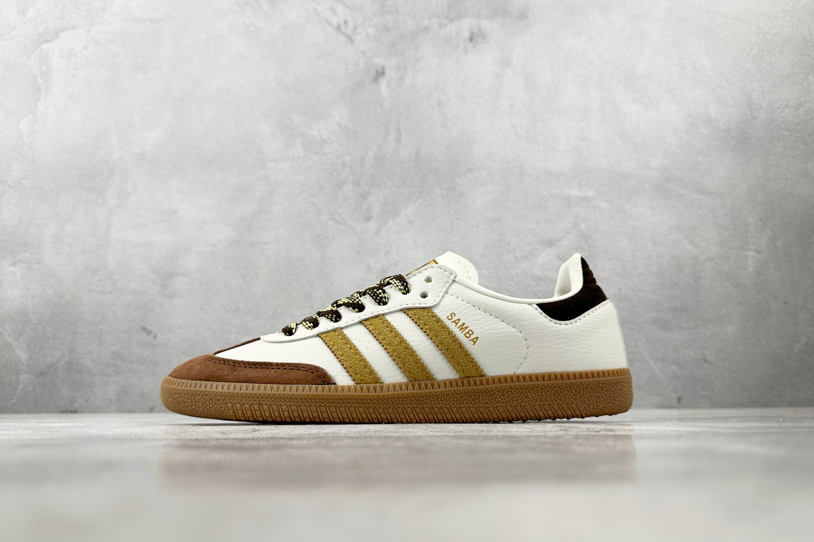 出口订单 adidoriginals SAMBA 白色 KI8887