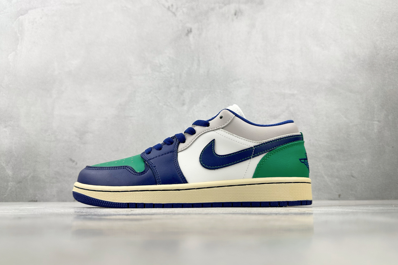 NO:358506,XC Local Jordan Air Jordan 1 low White and blue Item No. 553558-147 Size 36 36.5 37 38.5 39 40 40.5 41 42 42.5 43 44 44.5 45 46 Code 28,19860909XC 本地 Jordan Air Jordan 1 low 白蓝色 货号553558-147 尺码36 36.5 37 38.5 39 40 40.5 41 42 42.5 43 44 44.5 45 46 编码28,,Men's shoes