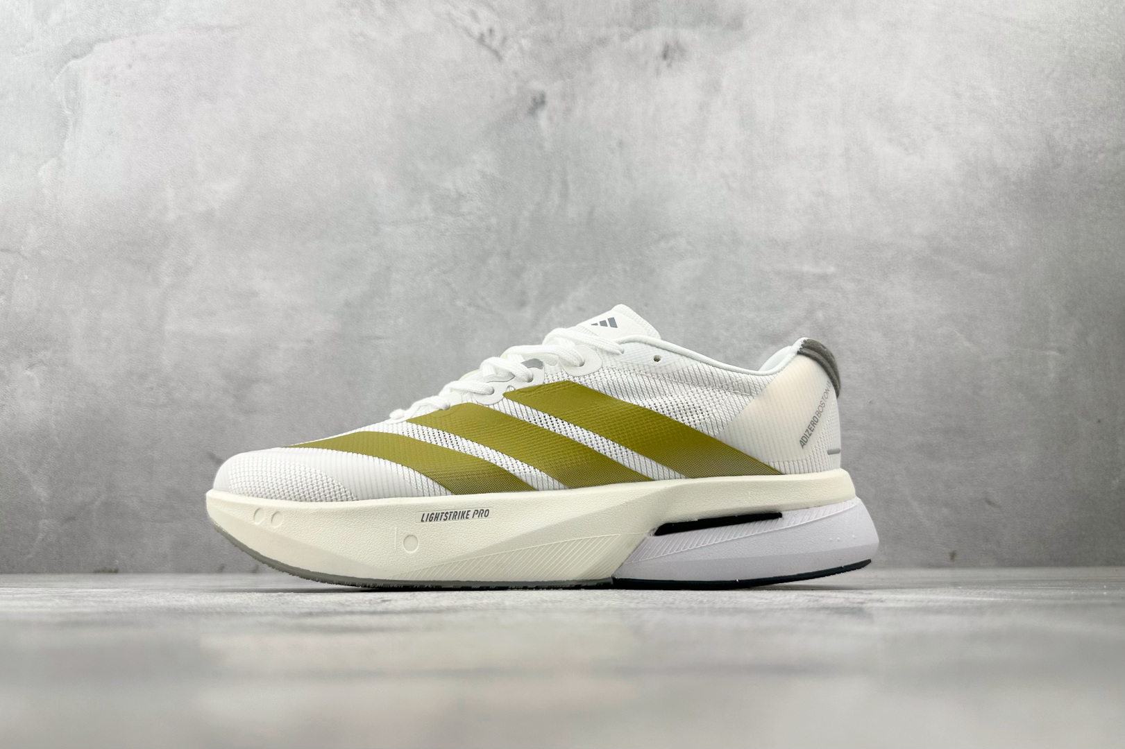 平台订单 adidAdizero Bost13 白金色 JS4947
