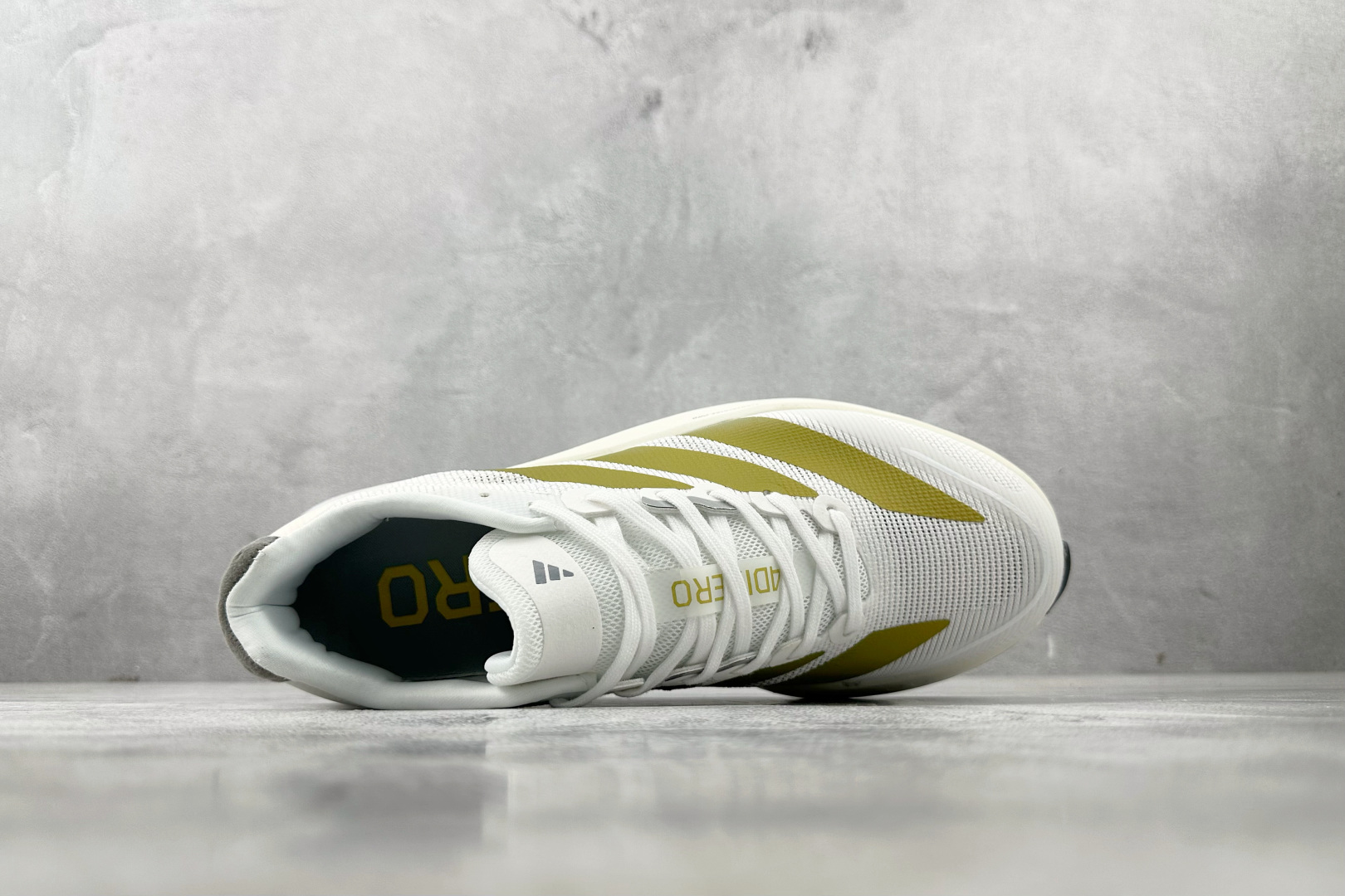 平台订单 adidAdizero Bost13 白金色 JS4947