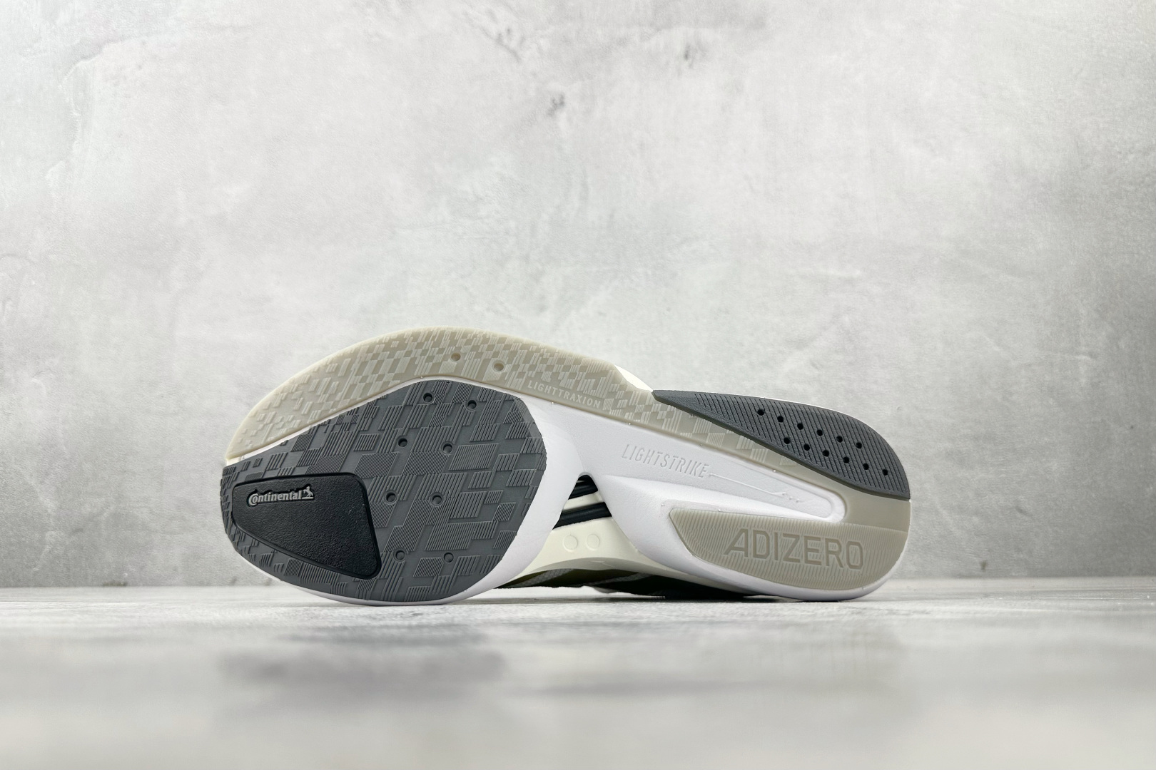 平台订单 adidAdizero Bost13 白金色 JS4947