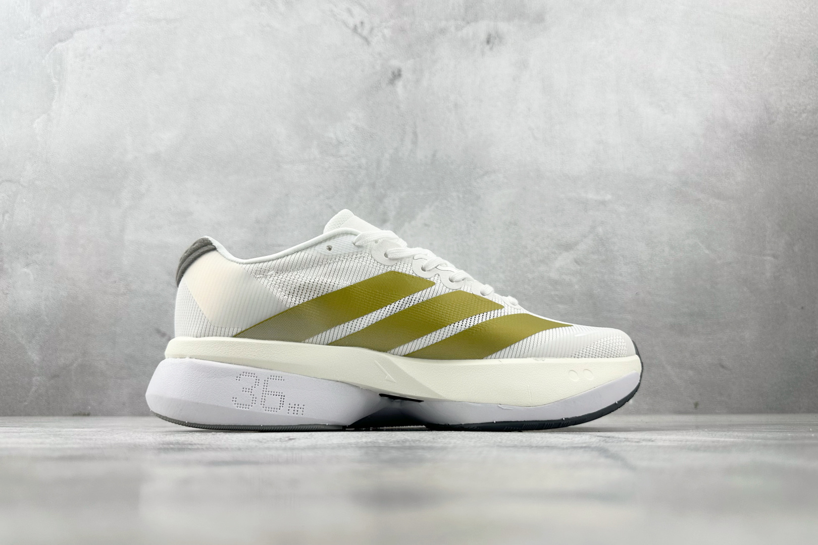 平台订单 adidAdizero Bost13 白金色 JS4947