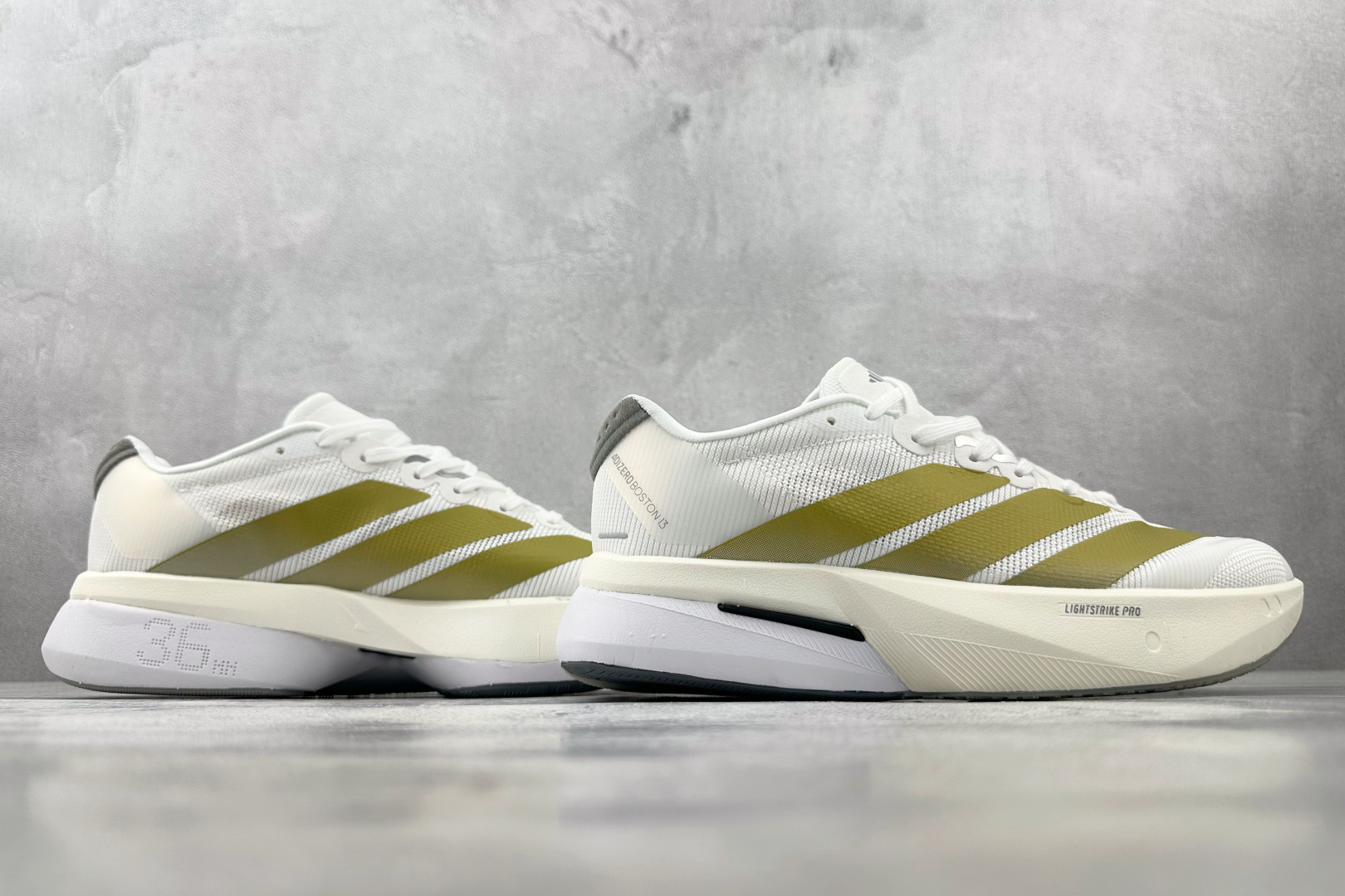 平台订单 adidAdizero Bost13 白金色 JS4947