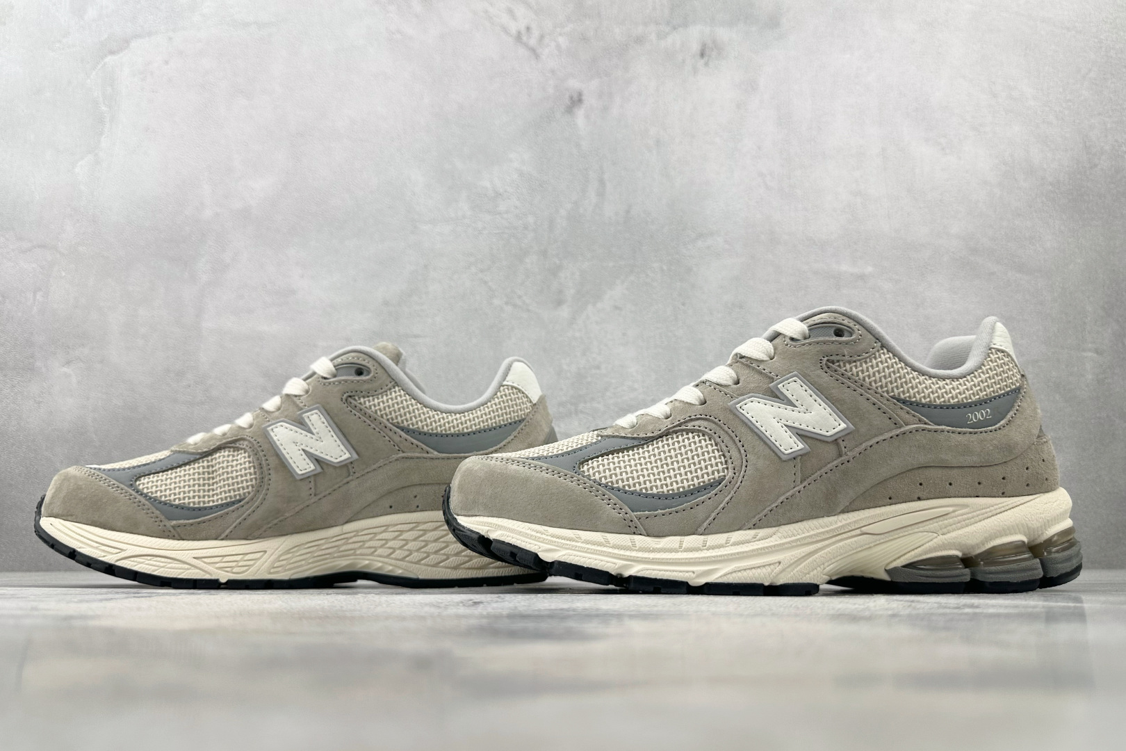 大厂出品 New Balance NB 2002R 褐色 U2002RRD