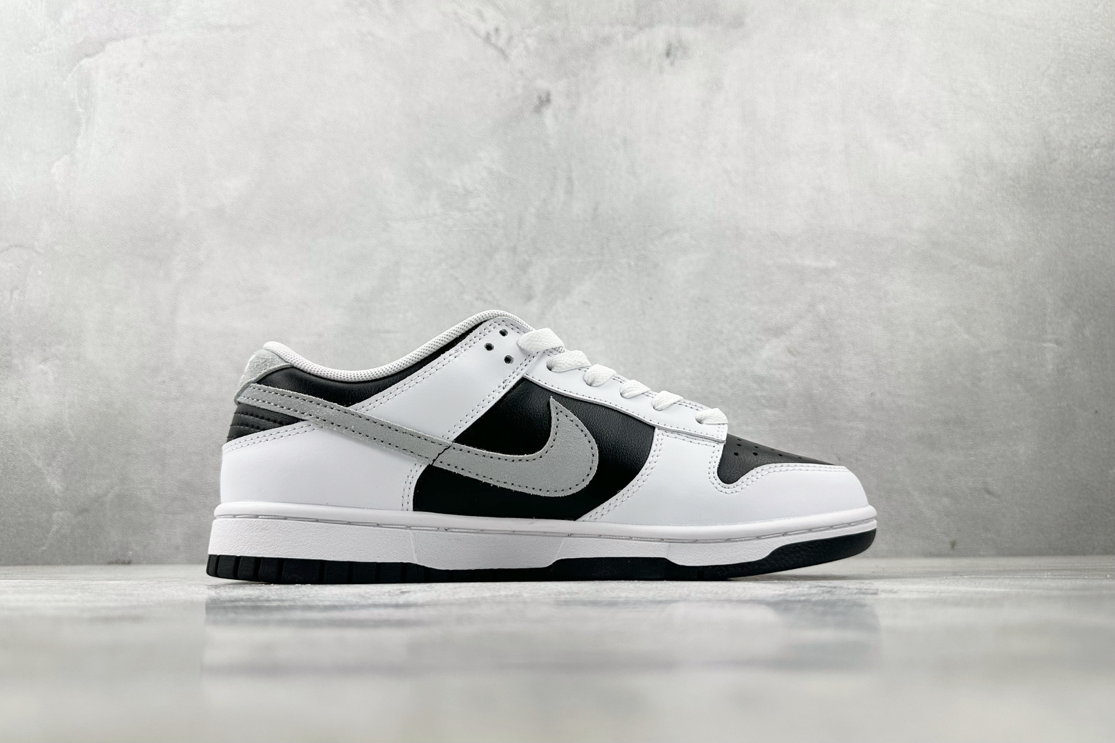 Nike Dunk Reverse Panda 2.0 白黑色 IB4620-141
