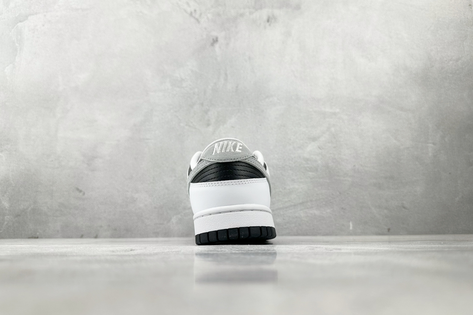 Nike Dunk Reverse Panda 2.0 白黑色 IB4620-141
