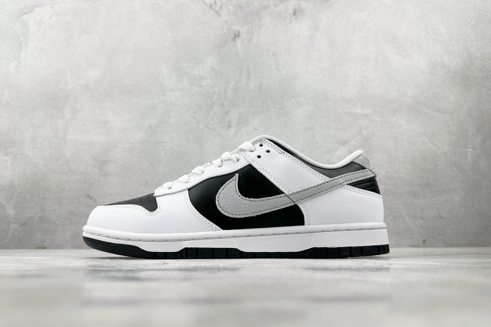 Nike Dunk Reverse Panda 2.0 白黑色 IB4620-141