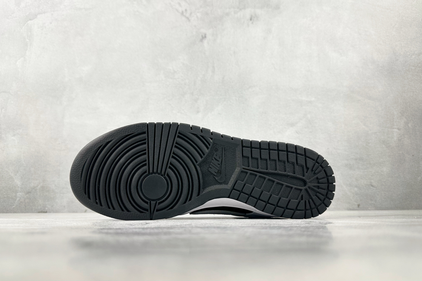 Nike Dunk Reverse Panda 2.0 白黑色 IB4620-141