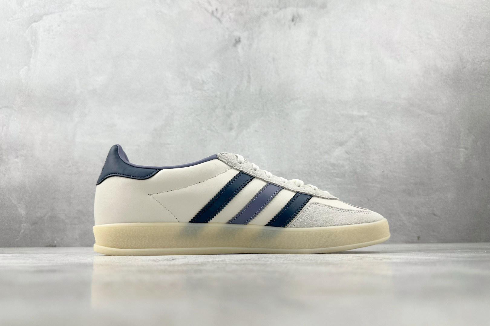 adidoriginals GAZELLE INDOOR 白蓝 IG1643