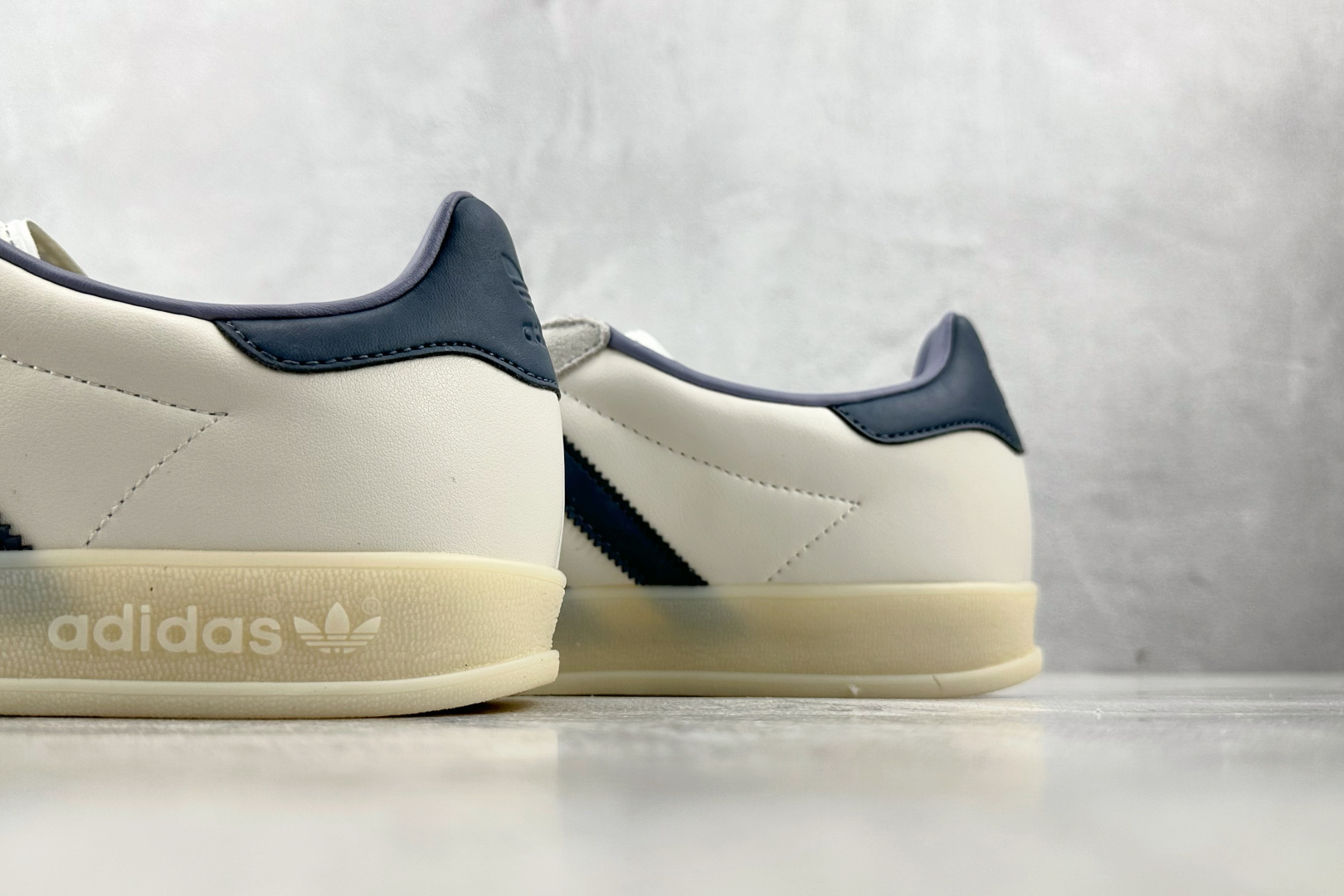 adidoriginals GAZELLE INDOOR 白蓝 IG1643