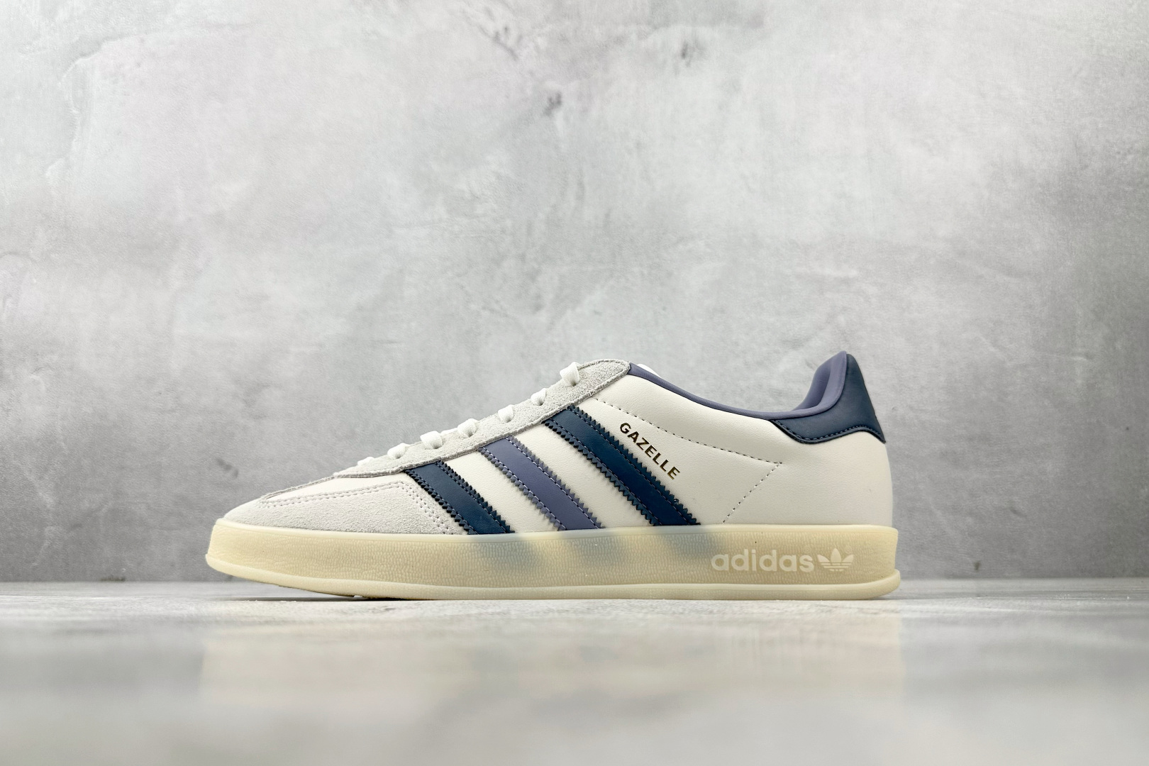 adidoriginals GAZELLE INDOOR 白蓝 IG1643