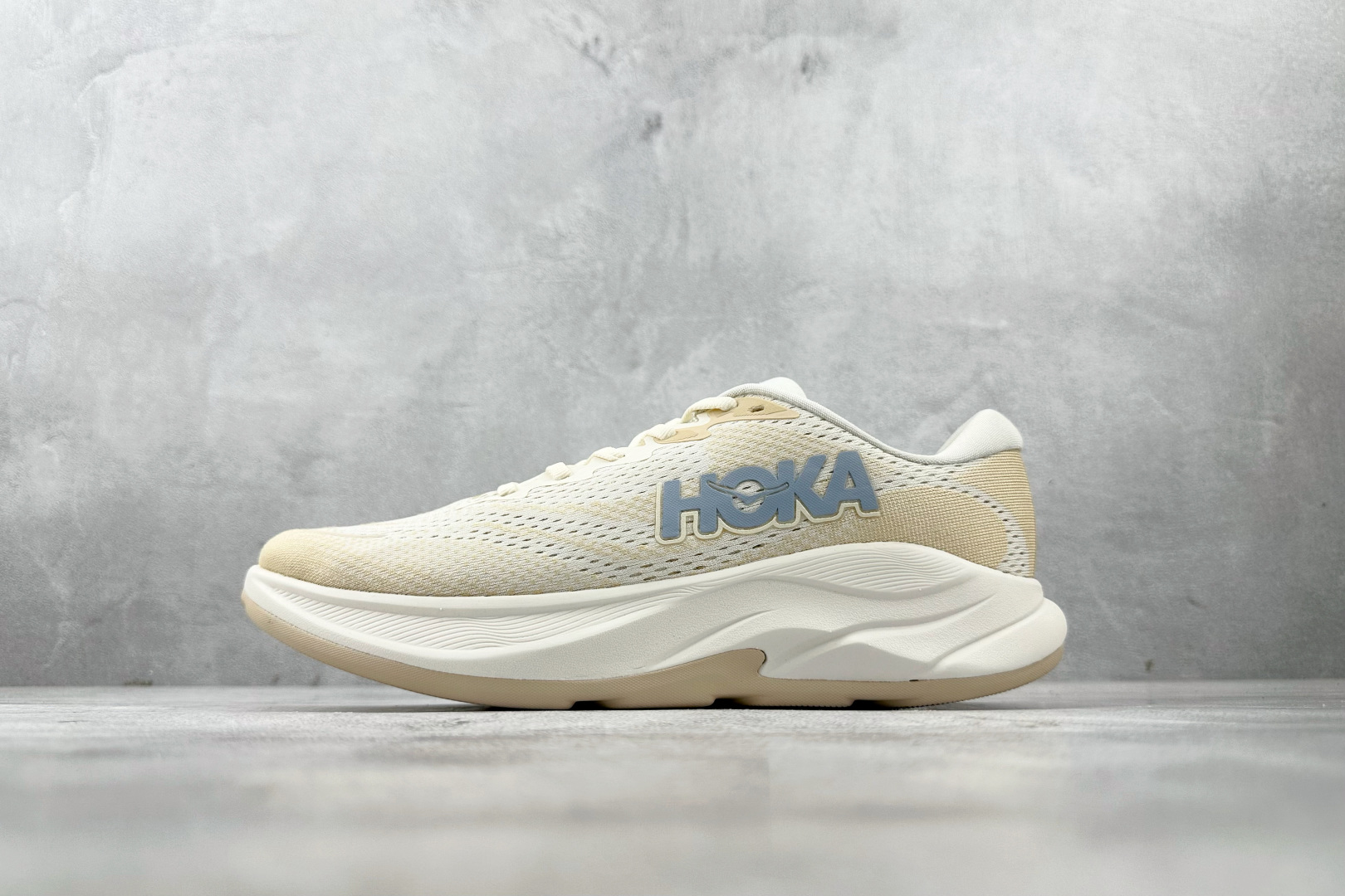 HOKA ONE ONE RINC4 卡其色 1155130-ARK