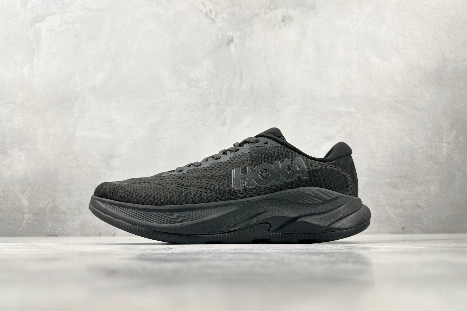 H 版 
HOKA ONE ONE RINCON 4 黑色

货号：-BBLC
尺码：36 36.5 3