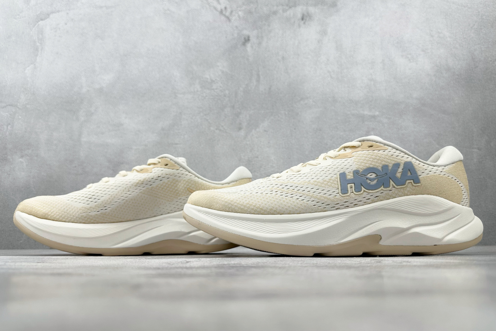 HOKA ONE ONE RINC4 卡其色 1155130-ARK