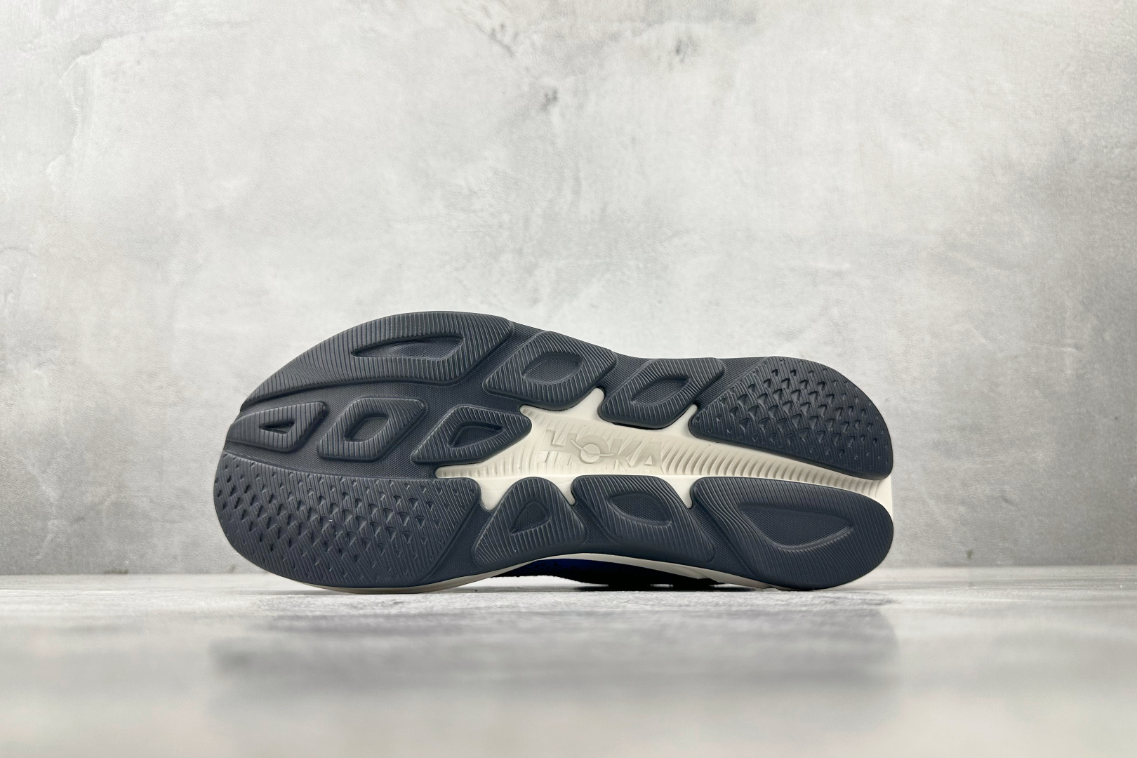 H 版 
HOKA ONE ONE RINCON 4 蓝白

货号：-ecc
尺码：36 36.5 37
