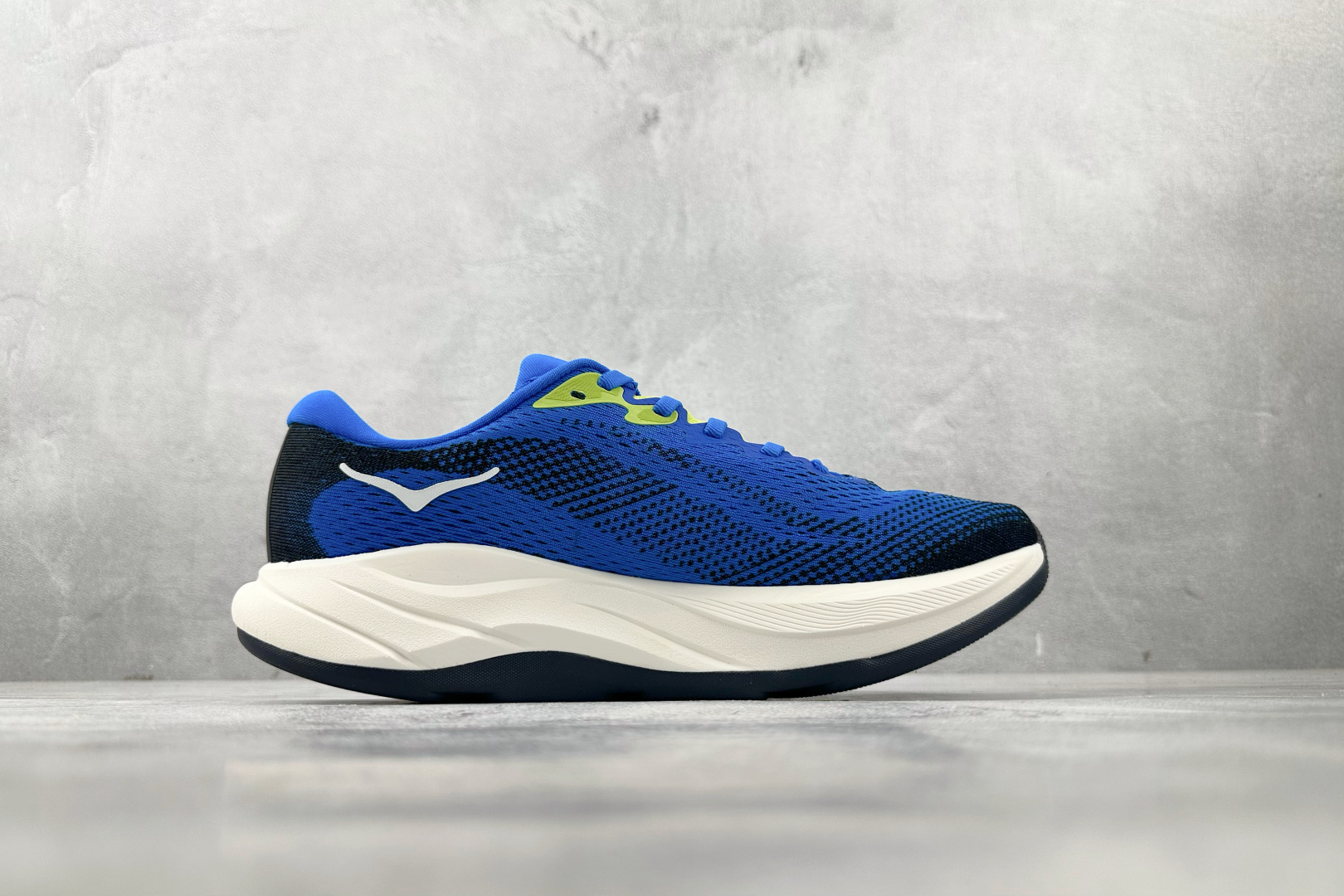 H 版 
HOKA ONE ONE RINCON 4 蓝白

货号：-ecc
尺码：36 36.5 37