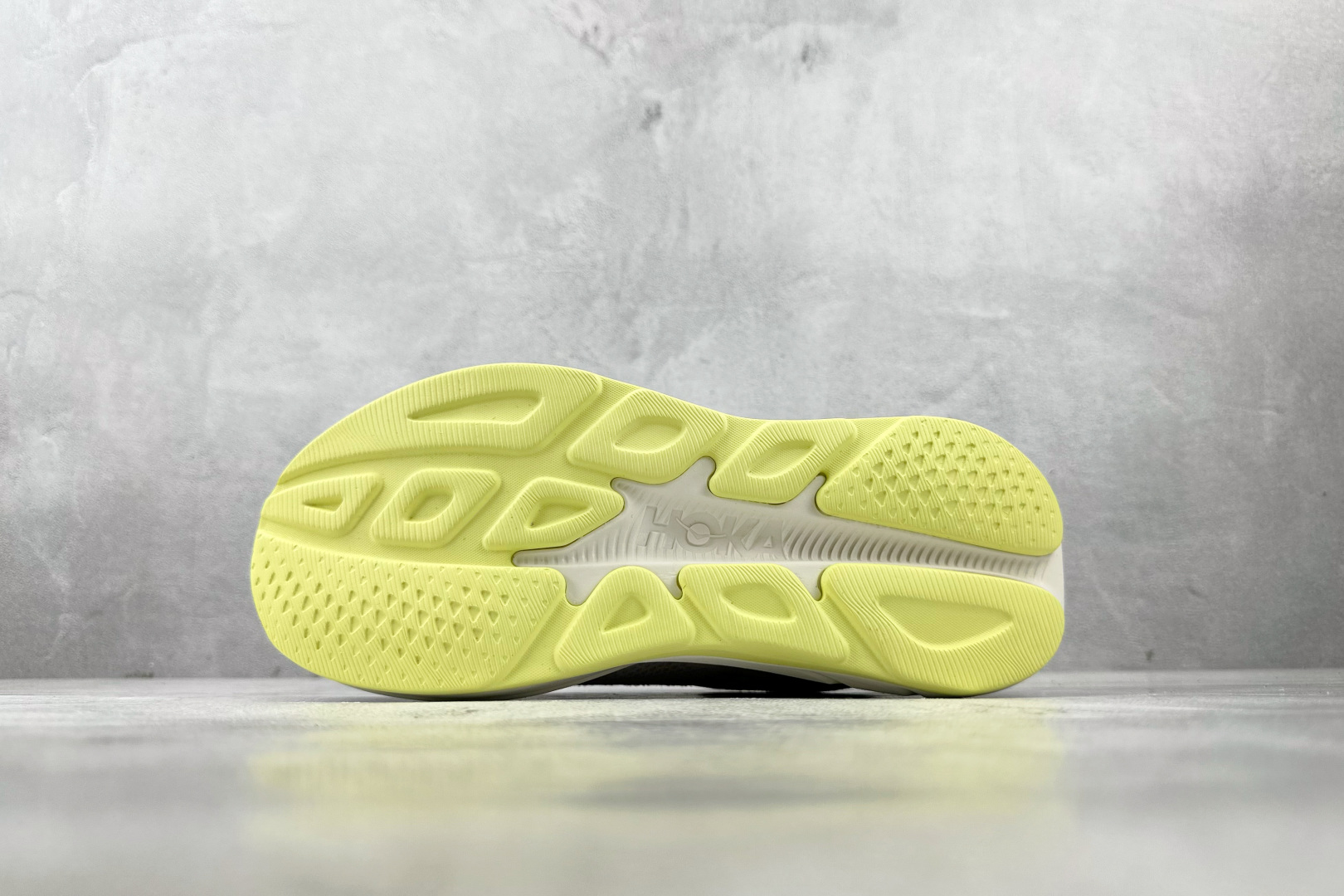 H 版 
HOKA ONE ONE RINCON 4 粉黄

货号：-CTNS
尺码：36 36.5 3