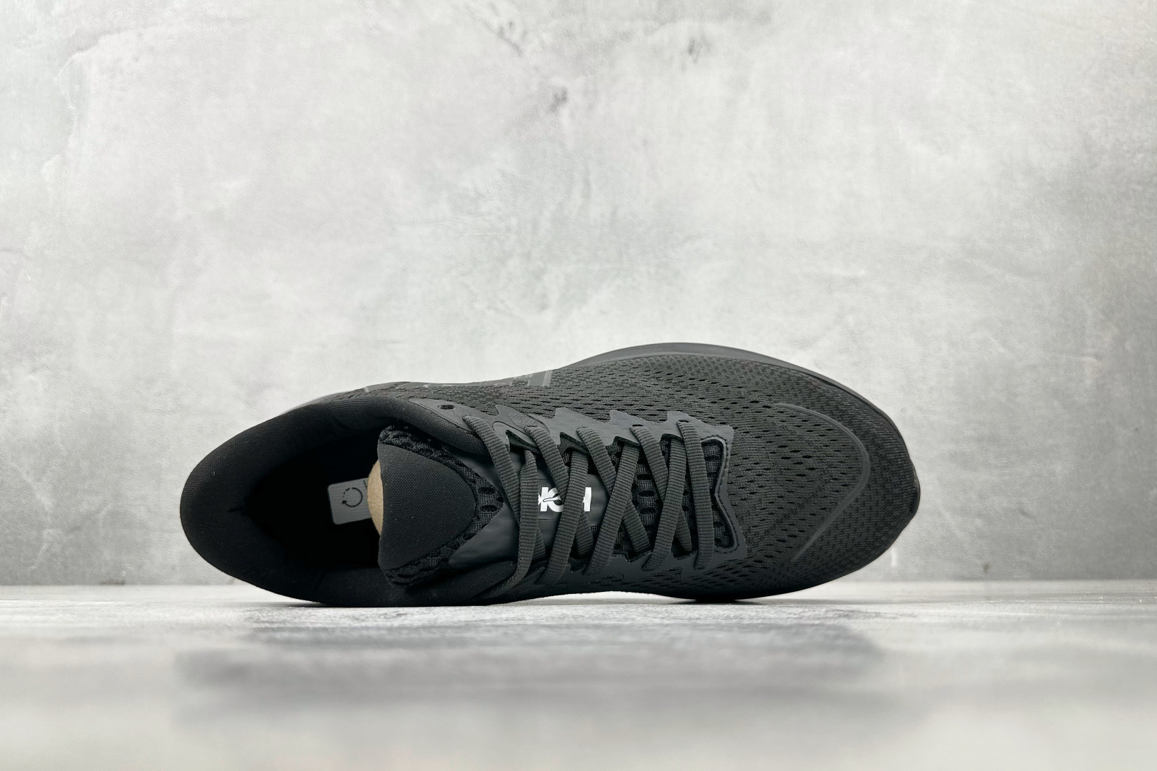 H 版 
HOKA ONE ONE RINCON 4 黑色

货号：-BBLC
尺码：36 36.5 3