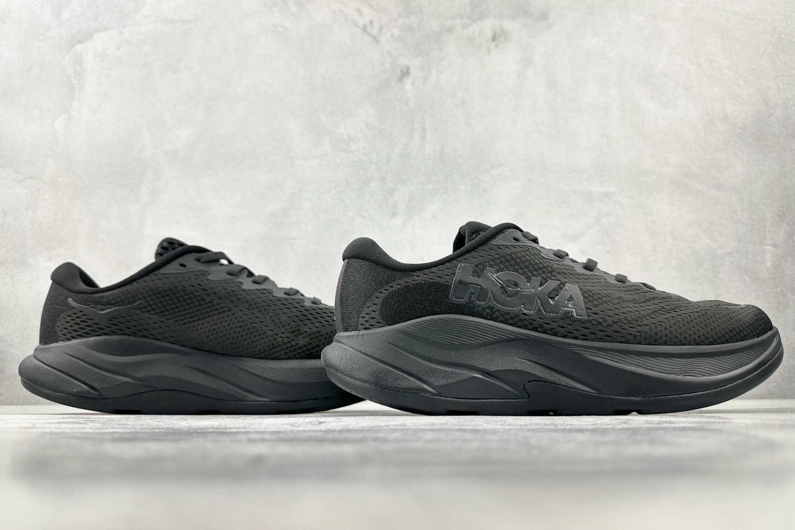 H 版 
HOKA ONE ONE RINCON 4 黑色

货号：-BBLC
尺码：36 36.5 3