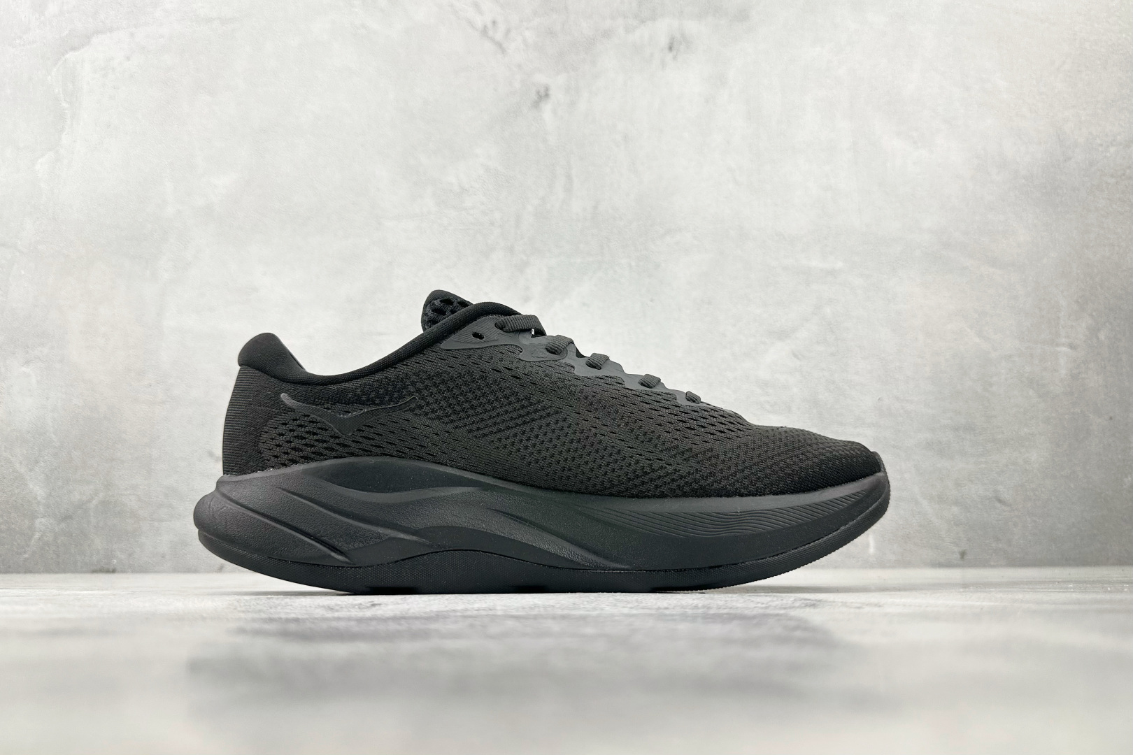 H 版 
HOKA ONE ONE RINCON 4 黑色

货号：-BBLC
尺码：36 36.5 3