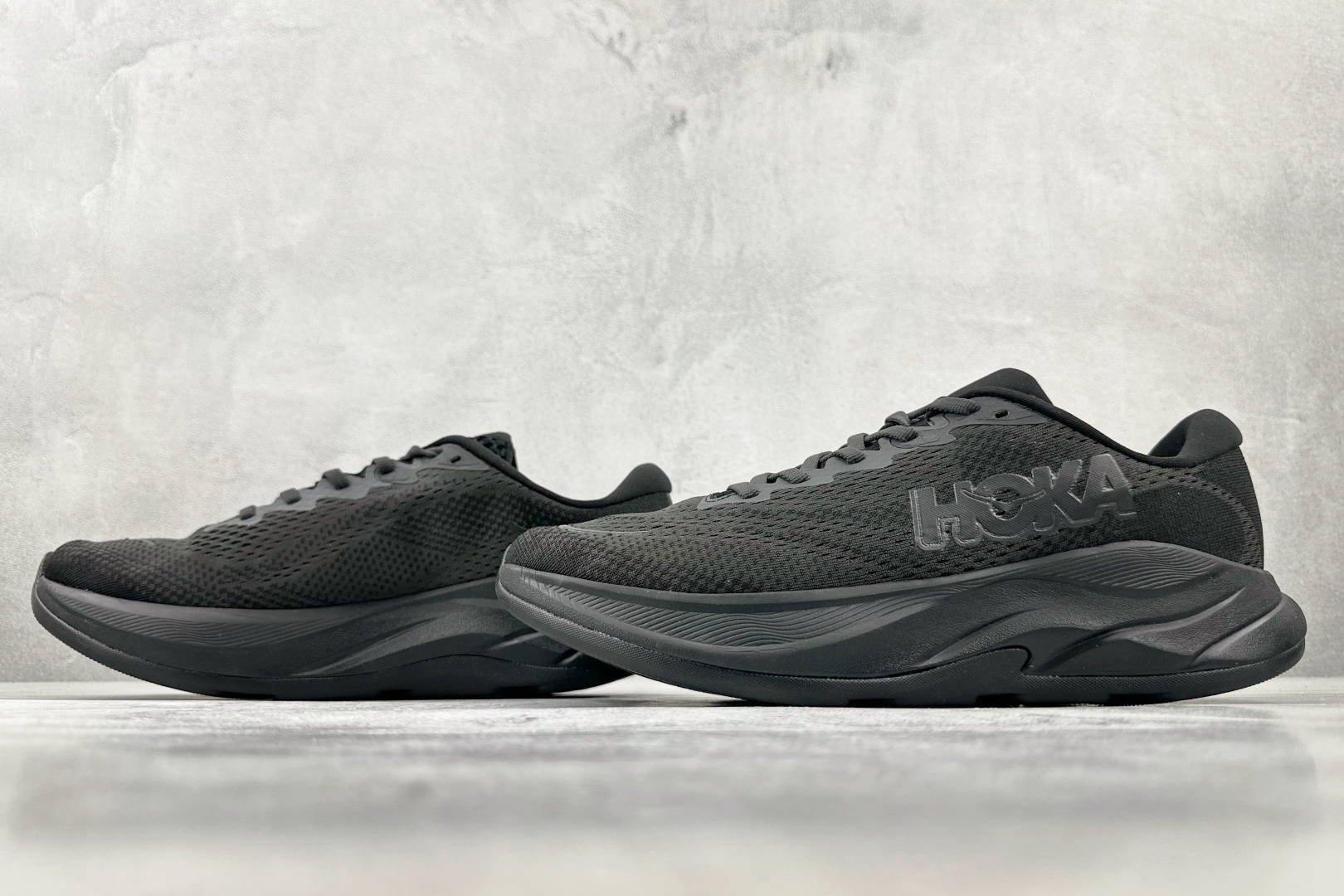 H 版 
HOKA ONE ONE RINCON 4 黑色

货号：-BBLC
尺码：36 36.5 3