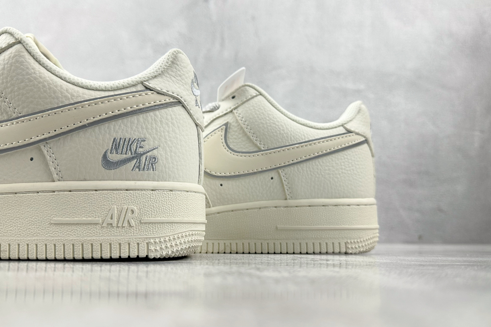 Nike Air Force 1'07 NIKE 联名 米白灰 CS5288-033