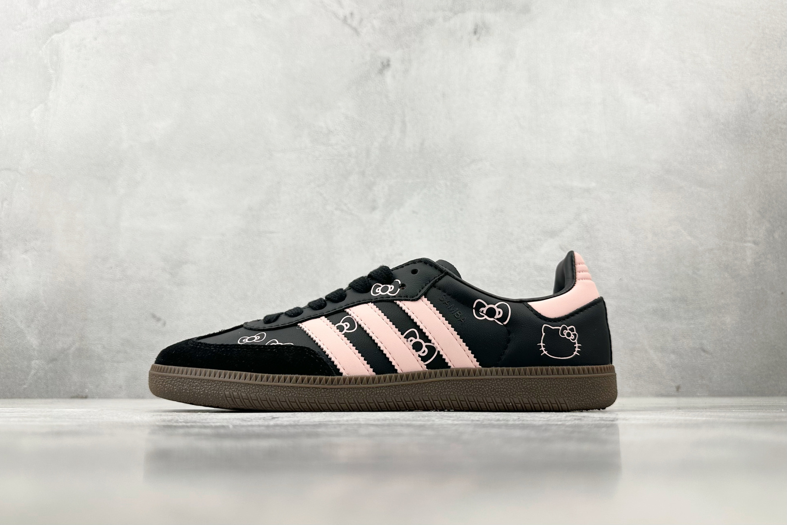 H11 
平台爆款【定制球鞋】adidas originals SAMBA OG气泡水母 可可小猫 黑粉