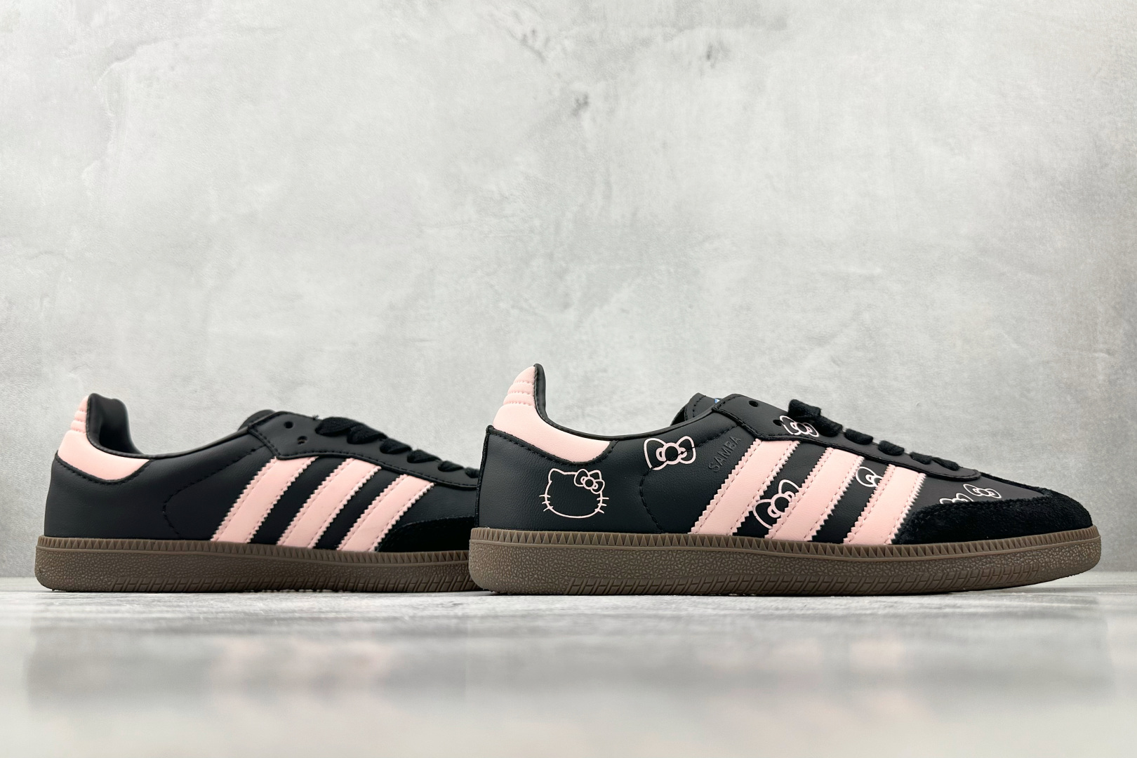 H11 
平台爆款【定制球鞋】adidas originals SAMBA OG气泡水母 可可小猫 黑粉