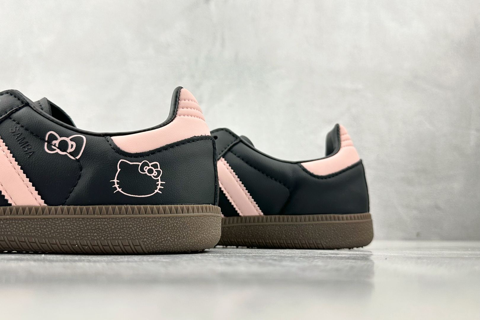 H11 
平台爆款【定制球鞋】adidas originals SAMBA OG气泡水母 可可小猫 黑粉