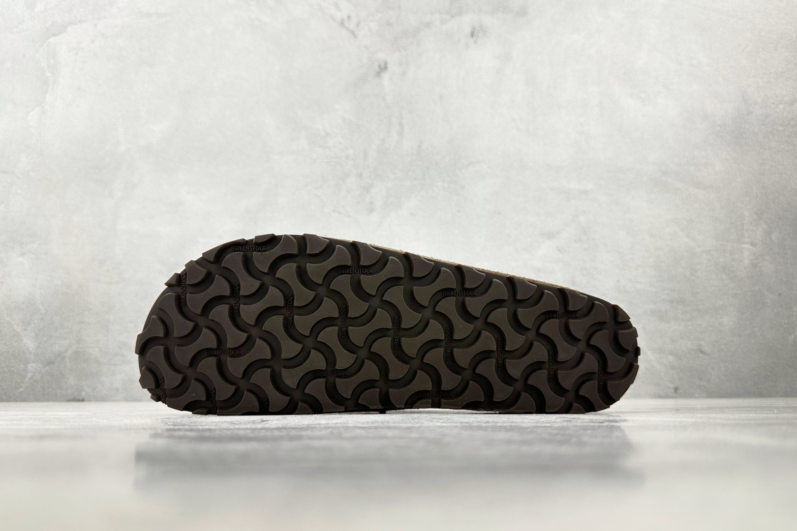 莞产 
Birkenstock Naples Wrapped 深灰色

货号：
尺码：36 36.5 3